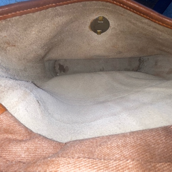 Leather crossbody bag - Picture 4 of 13